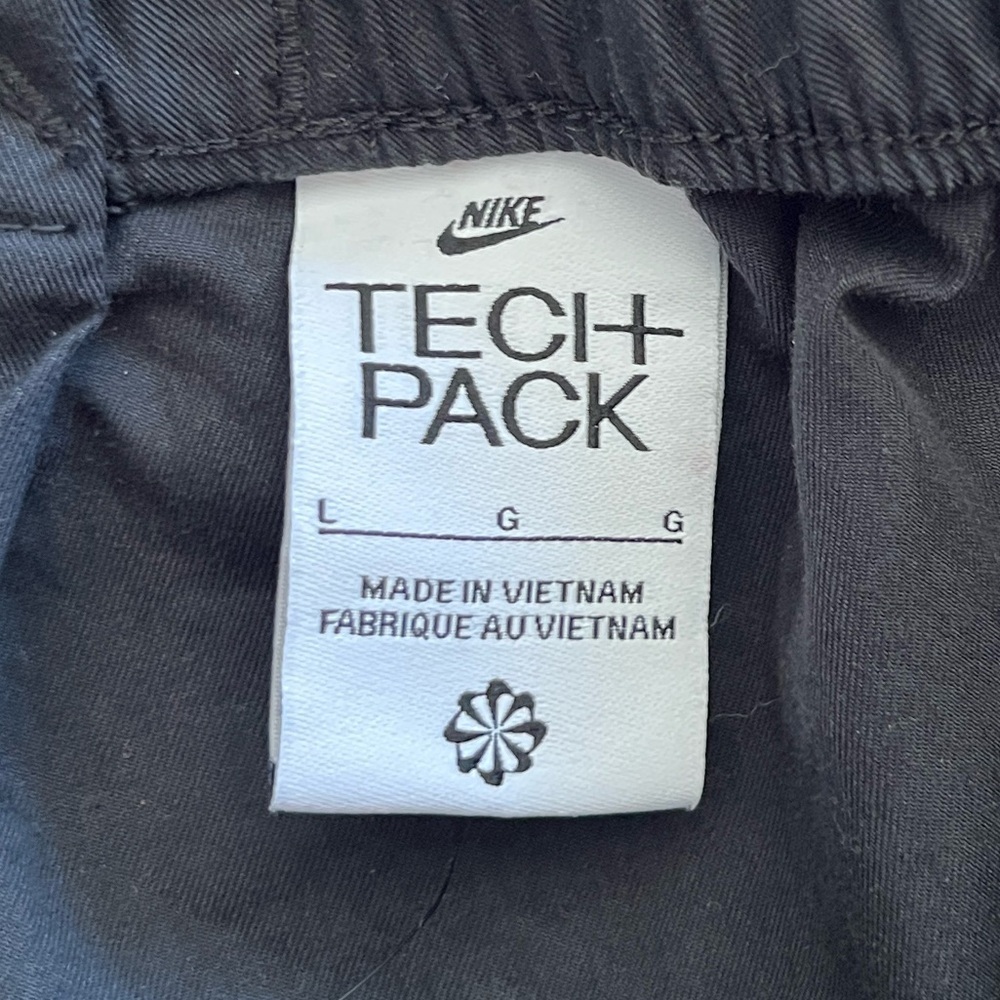 Nike tech pack men’s black waxed canvas cargo pants size Large - Picture 6 of 8